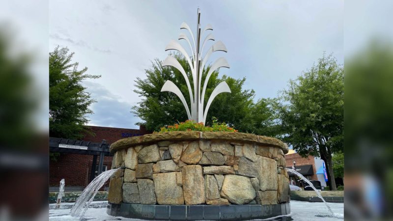 Fountain Inn fountain